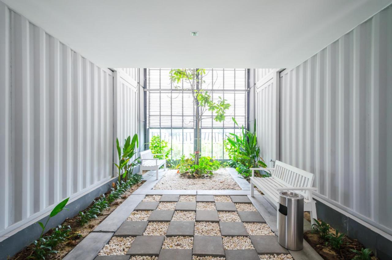 The Box Residence Bangkok Esterno foto