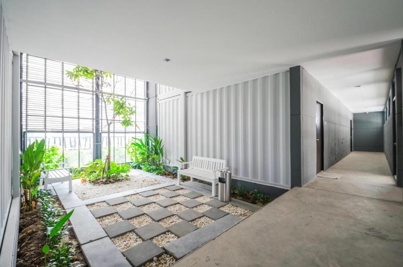 The Box Residence Bangkok Esterno foto
